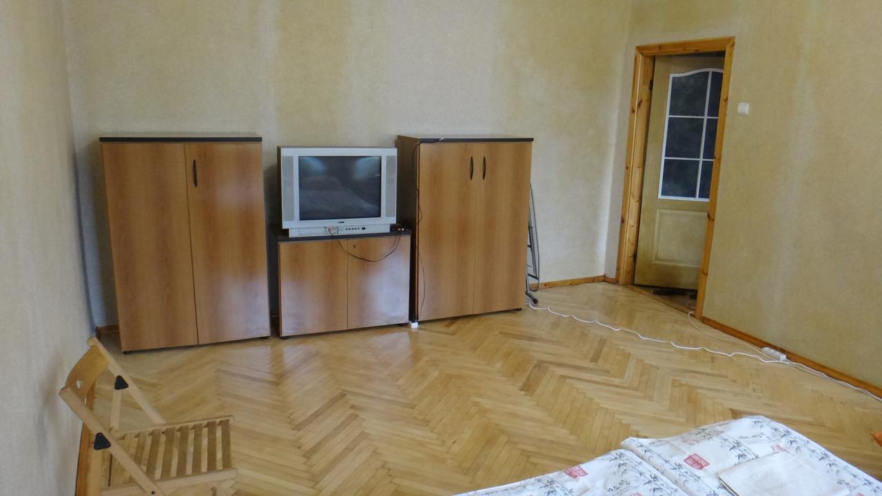 Apartment Near The Central Railway Station Kiev Bagian luar foto